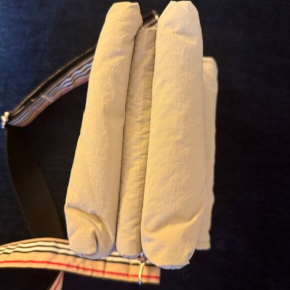 CUTE PUFFY GRAY LIGHTWEIGHT CROSSBODY WITH COMFORTABLE STRAP - Picture 6 of 7